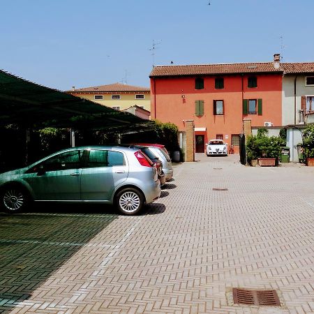 Residenza Il Giglio Bed & Breakfast Mozzecane ภายนอก รูปภาพ
