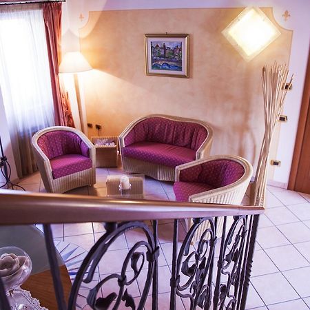 Residenza Il Giglio Bed & Breakfast Mozzecane ภายนอก รูปภาพ