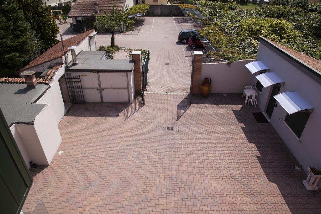 Residenza Il Giglio Bed & Breakfast Mozzecane ภายนอก รูปภาพ