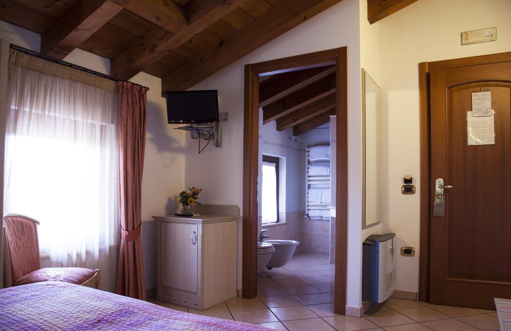Residenza Il Giglio Bed & Breakfast Mozzecane ภายนอก รูปภาพ