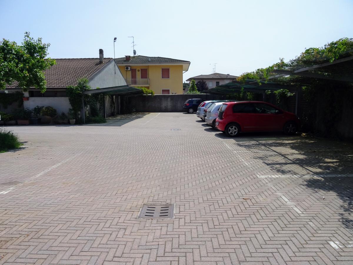 Residenza Il Giglio Bed & Breakfast Mozzecane ภายนอก รูปภาพ