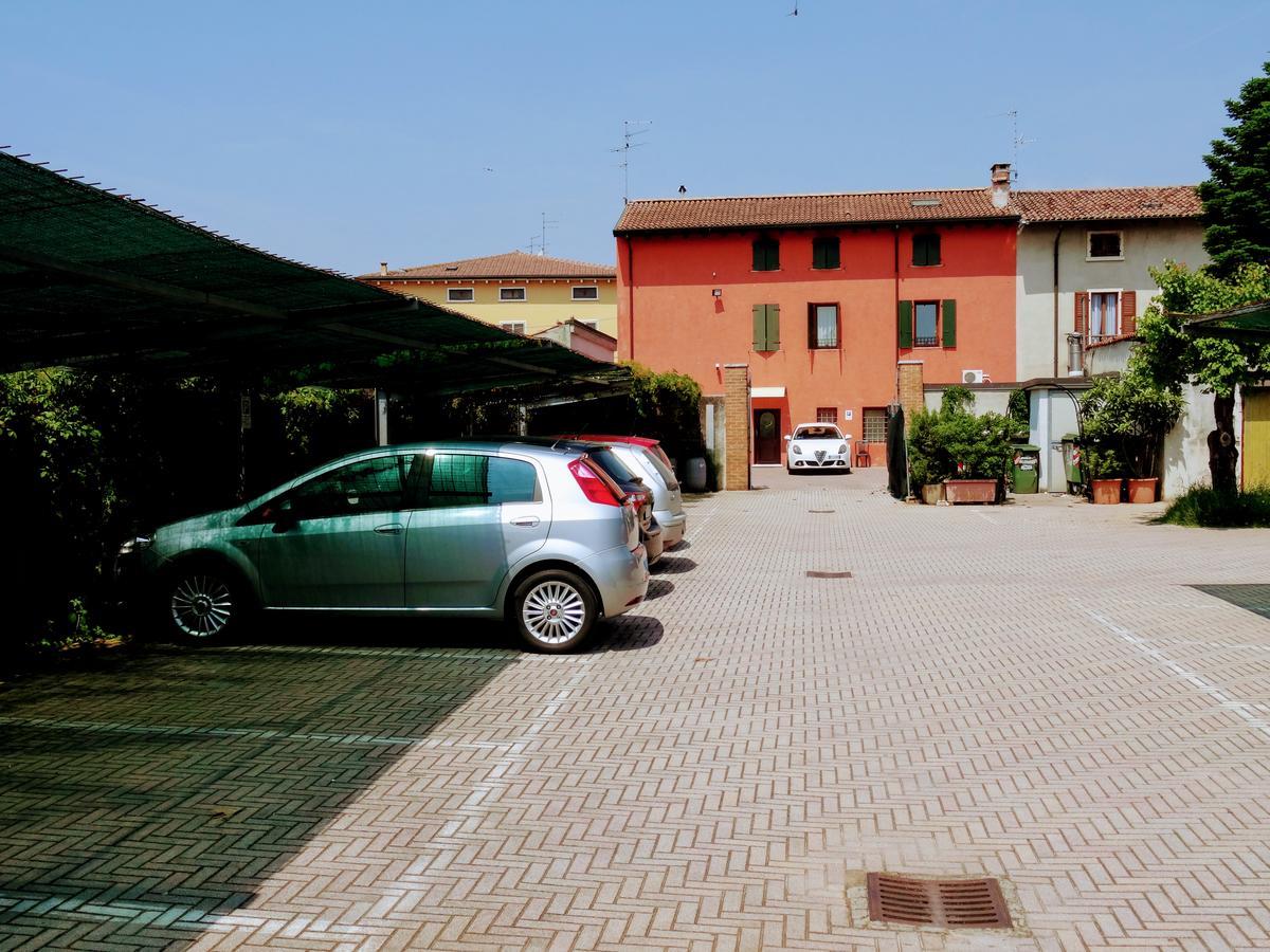 Residenza Il Giglio Bed & Breakfast Mozzecane ภายนอก รูปภาพ