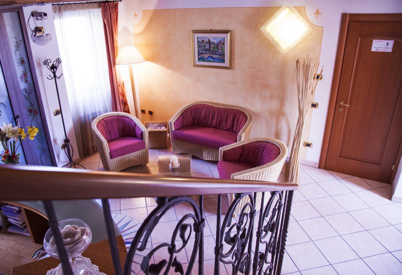 Residenza Il Giglio Bed & Breakfast Mozzecane ภายนอก รูปภาพ