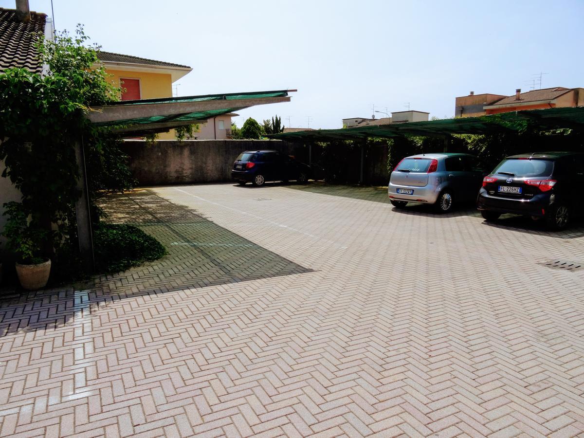 Residenza Il Giglio Bed & Breakfast Mozzecane ภายนอก รูปภาพ