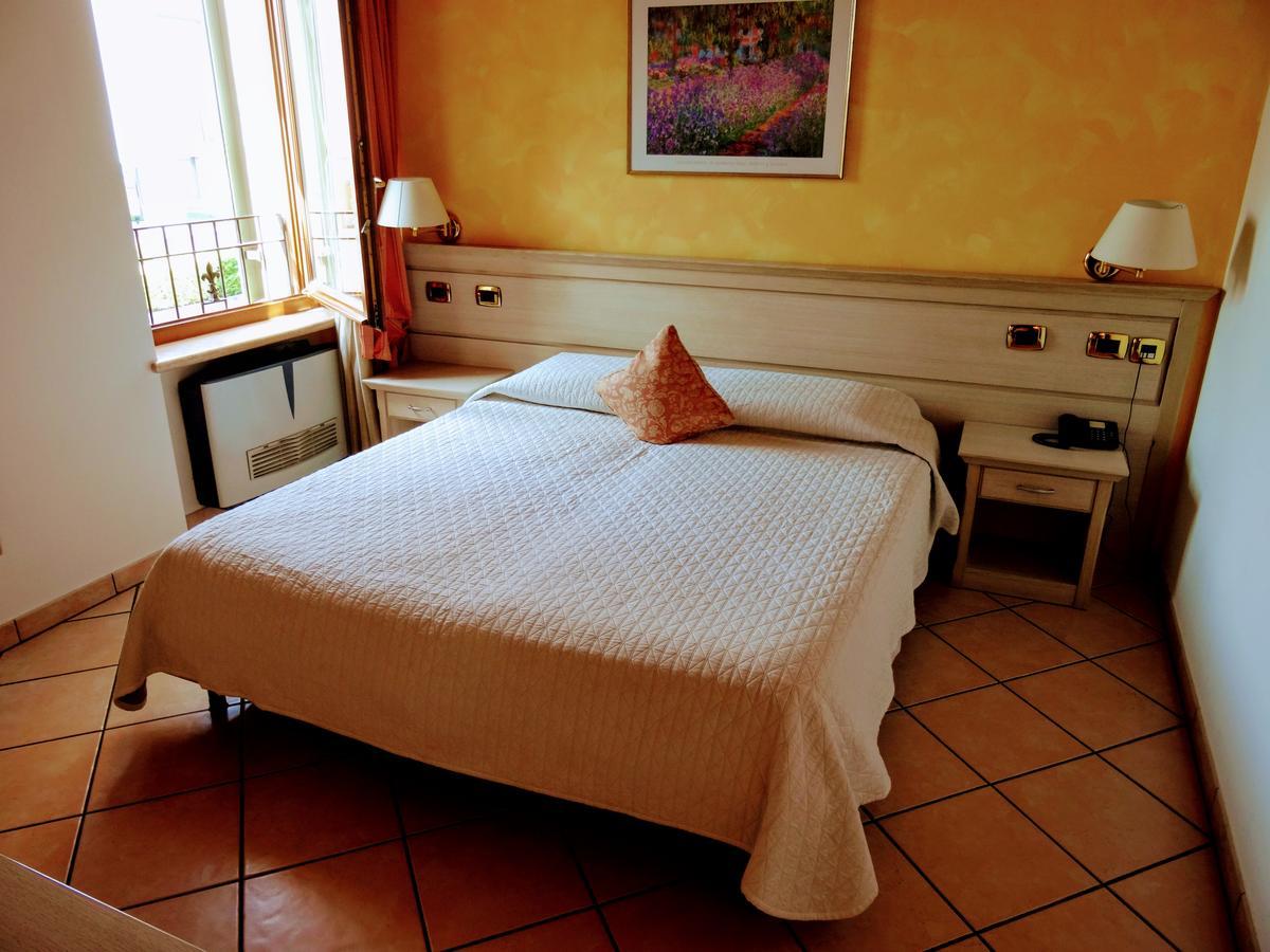 Residenza Il Giglio Bed & Breakfast Mozzecane ภายนอก รูปภาพ