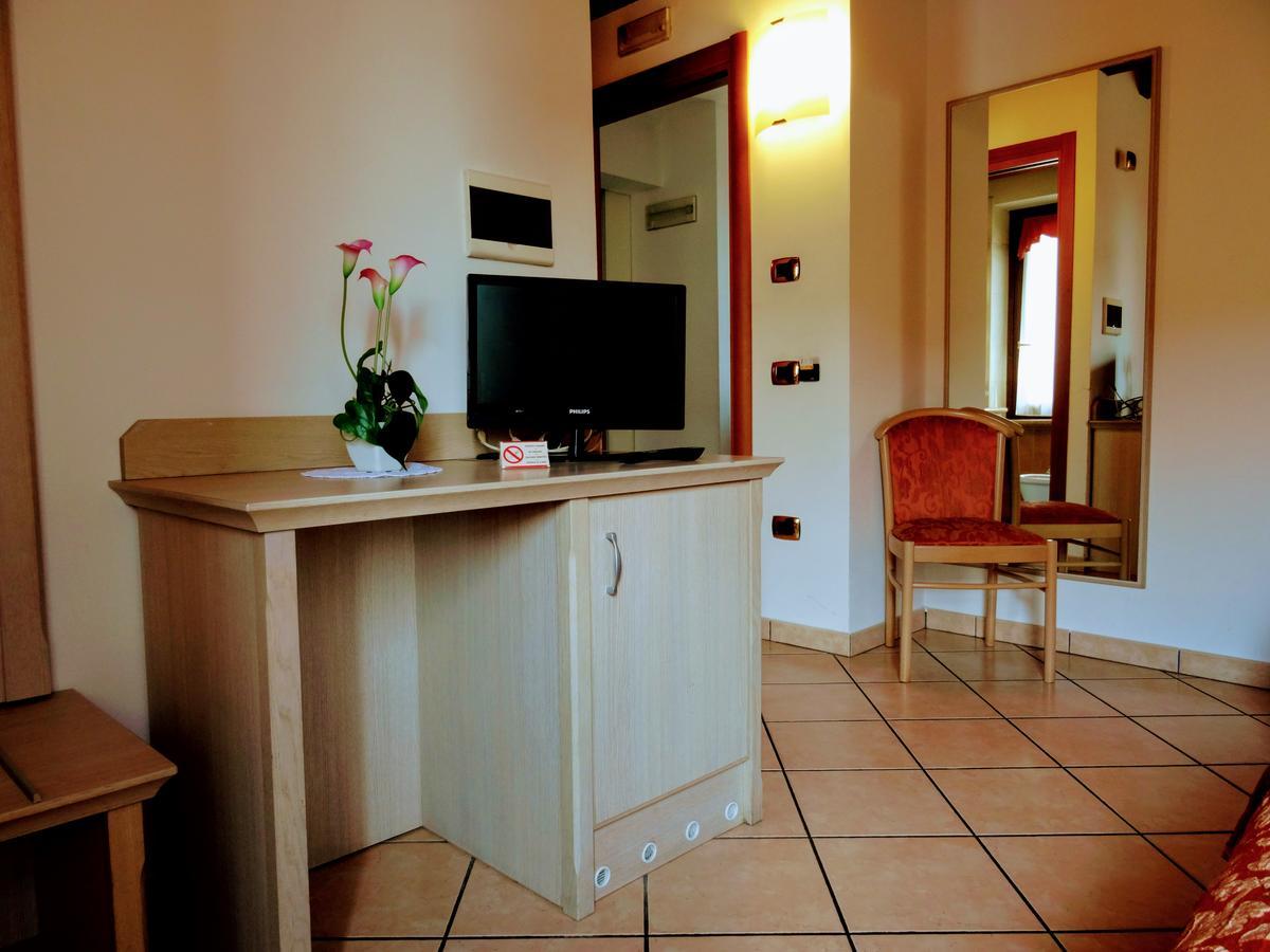 Residenza Il Giglio Bed & Breakfast Mozzecane ภายนอก รูปภาพ