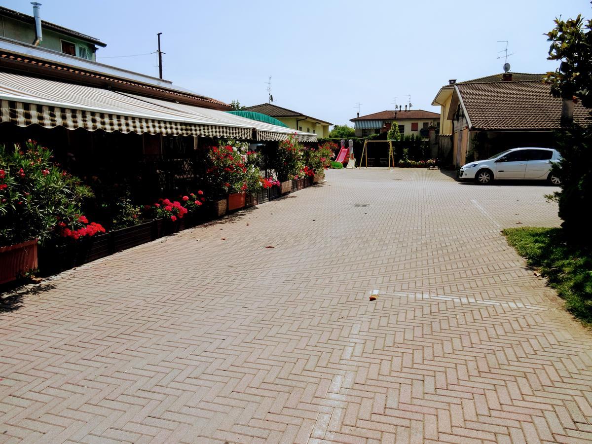 Residenza Il Giglio Bed & Breakfast Mozzecane ภายนอก รูปภาพ